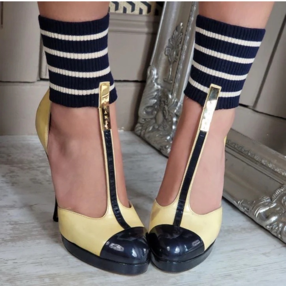 Chanel black in white strip vintage  logo shoes